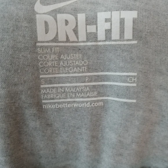 Women's Dri-Fit Nike Tee - Picture 3 of 4